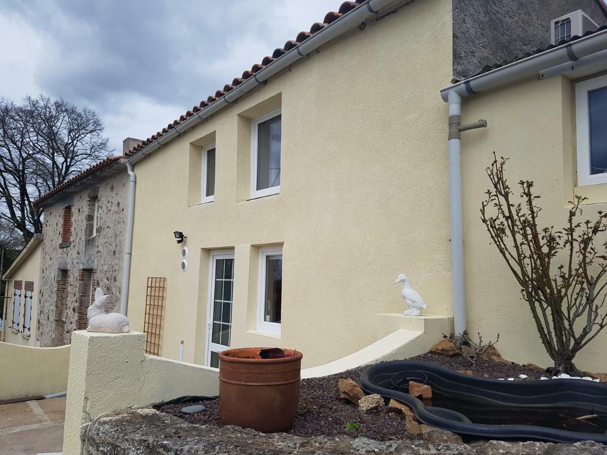 Gîte Puy Morin Montournais Extérieur photo